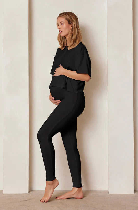 MotherlyComfort Flex Leggings: Stylish Maternity Essential